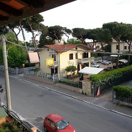 Casamare Gianluca Lejlighed Marina di Massa Eksteriør billede